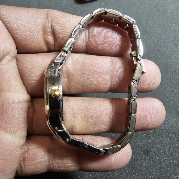 Armitron Now Ladies Quartz Watch Oval Shaped Silver Gold Tone Working 75/3313TT - Picture 8 of 10